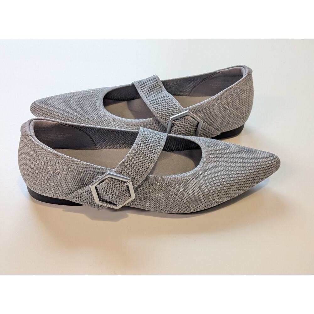 Vivaia Gray & Silver Women's Mary Jane Textured Flats